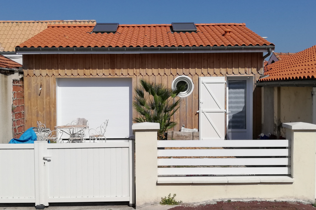 construction maisonneuve vue devant garage